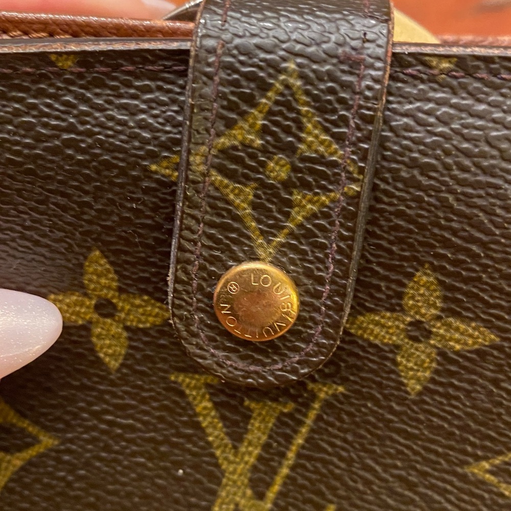 Louis Vuitton Monogram Kisslock Wallet - Picture 8 of 16